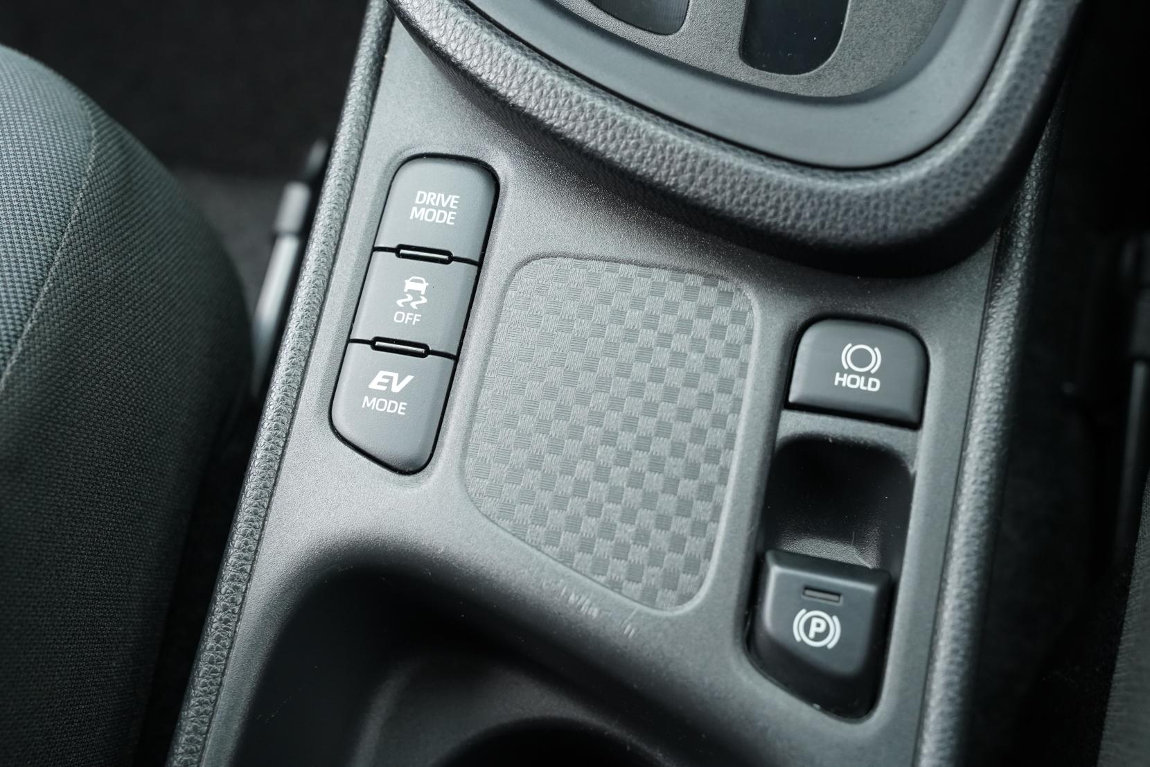 Toyota Yaris 1.5 Cross Hybrid X