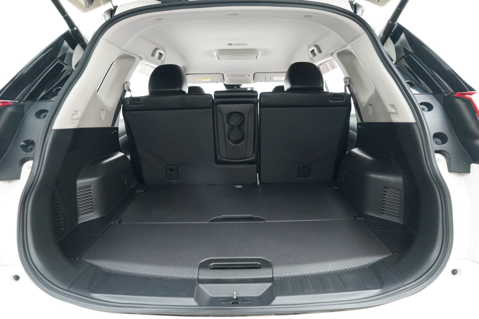 Nissan X-TRAIL 2.0 20X 2WD 5 Seater