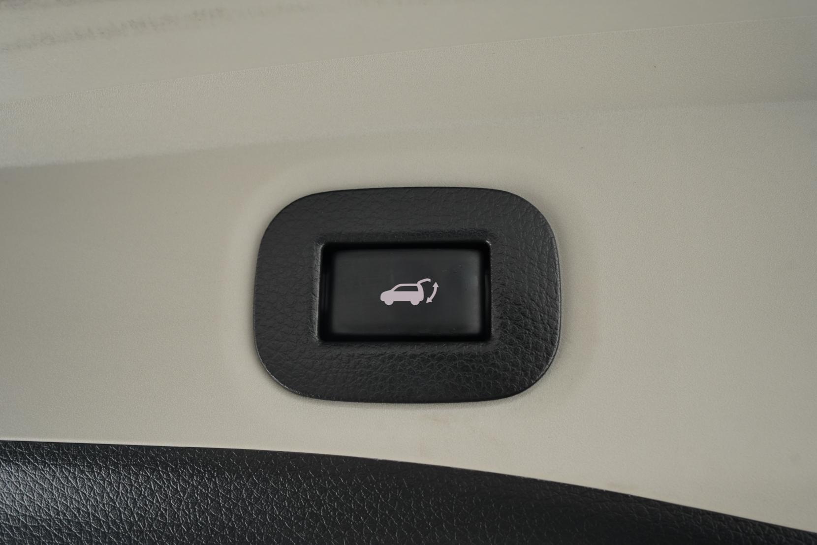 Nissan X-TRAIL 2.0 20X 2WD 5 Seater