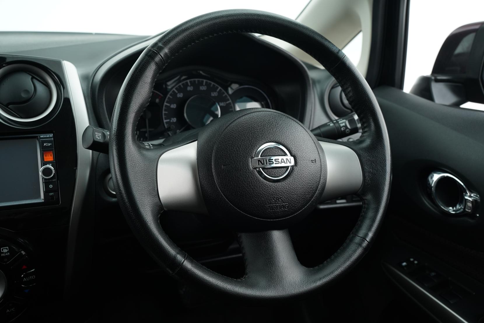 Nissan Note (2004–present) Medalist Emergency Brake