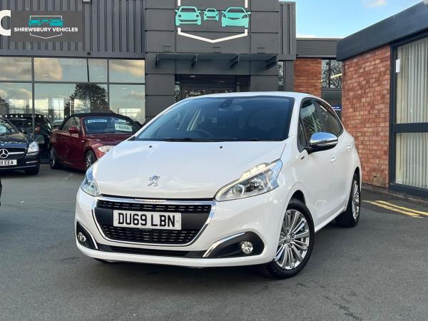 Peugeot 208 1.2 PureTech Signature Hatchback 5dr Petrol Manual Euro 6 (s/s) (82 ps)