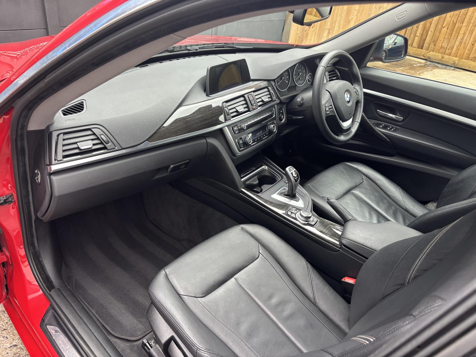 BMW 3 Series Gran Turismo 2.0 320i Luxury GT 5dr Petrol Auto xDrive Euro 6 (s/s) (184 ps)