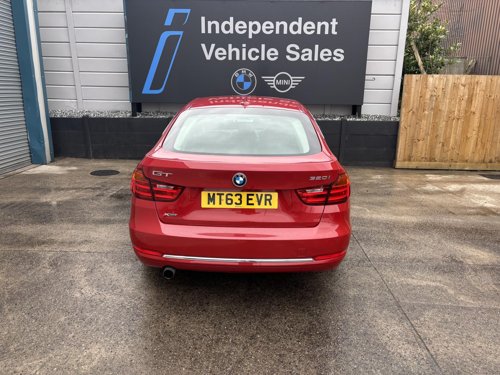 BMW 3 Series Gran Turismo 2.0 320i Luxury GT 5dr Petrol Auto xDrive Euro 6 (s/s) (184 ps)