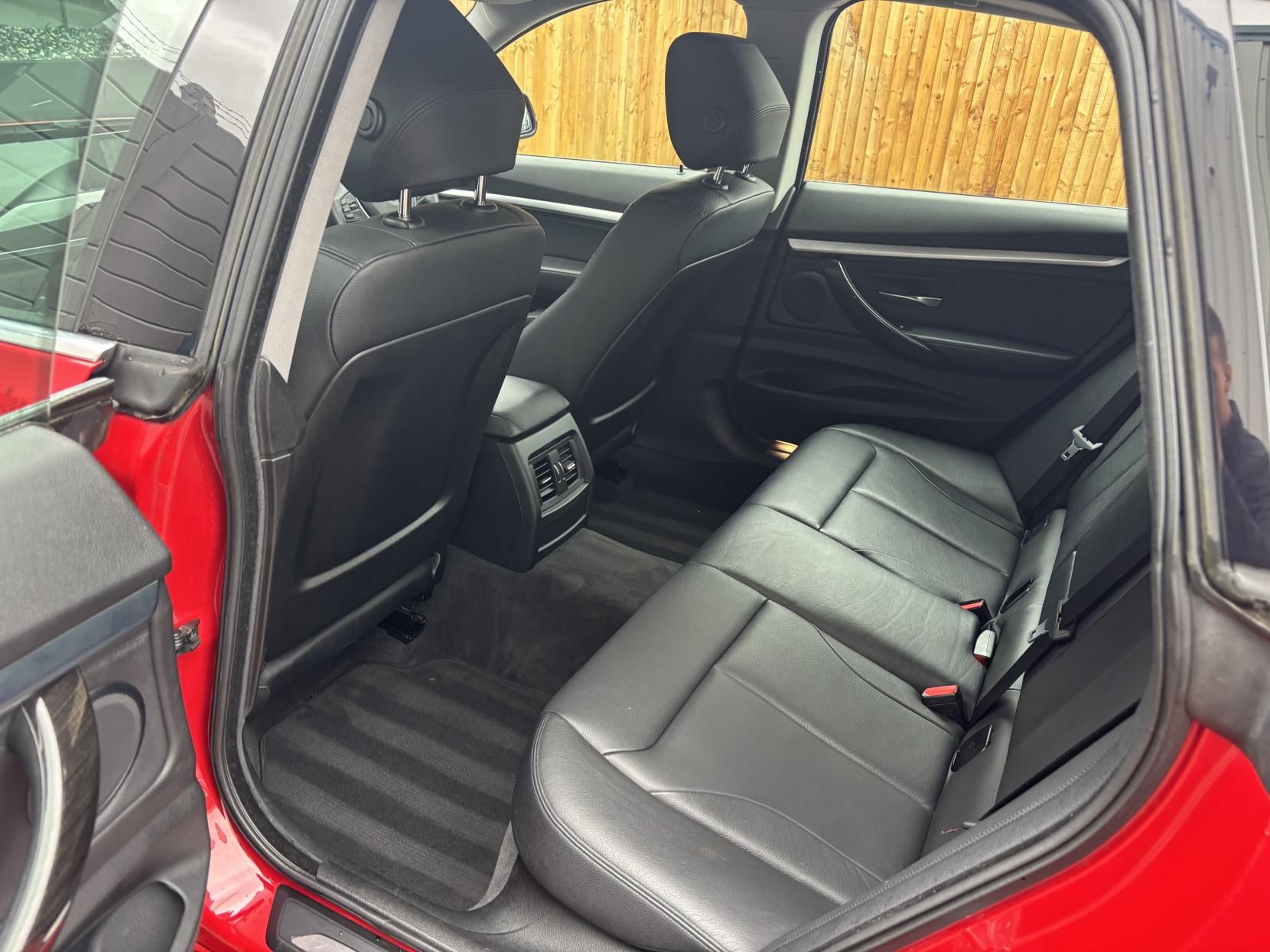 BMW 3 Series Gran Turismo 2.0 320i Luxury GT 5dr Petrol Auto xDrive Euro 6 (s/s) (184 ps)