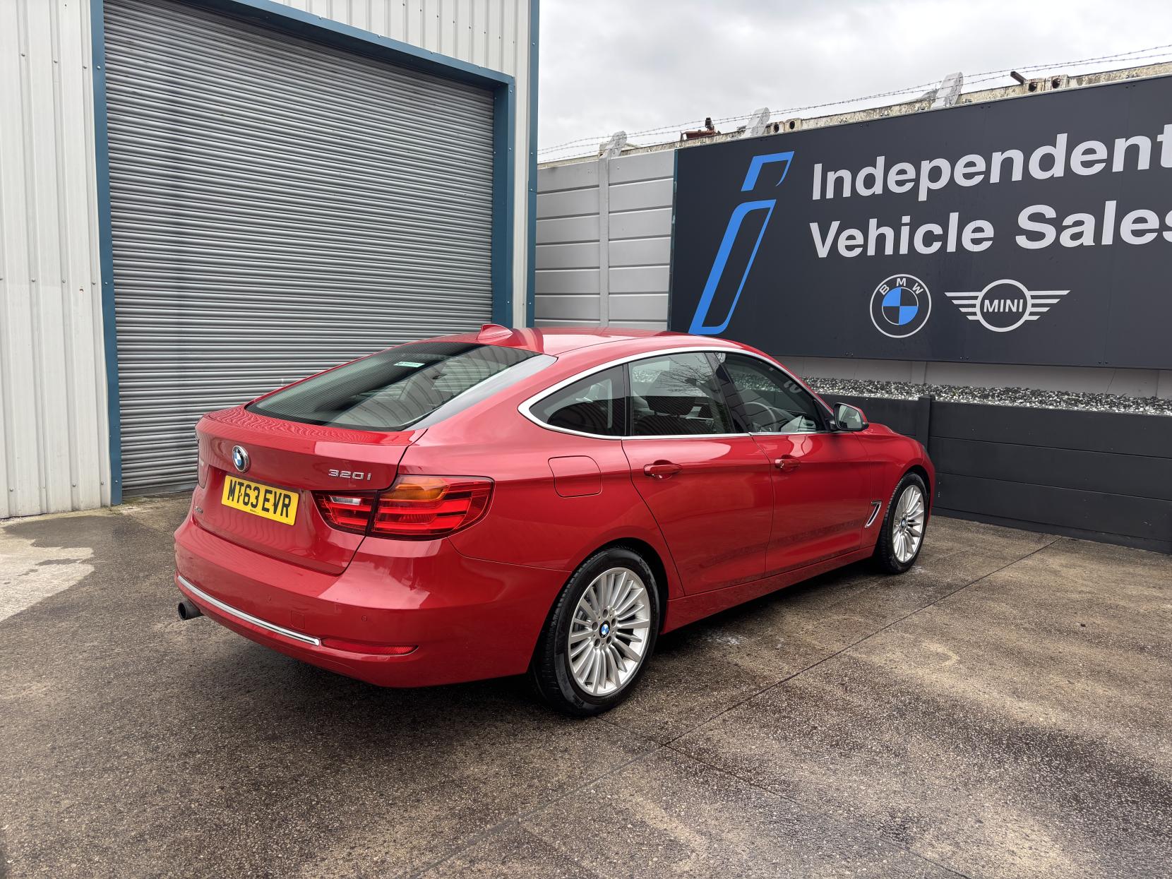 BMW 3 Series Gran Turismo 2.0 320i Luxury GT 5dr Petrol Auto xDrive Euro 6 (s/s) (184 ps)