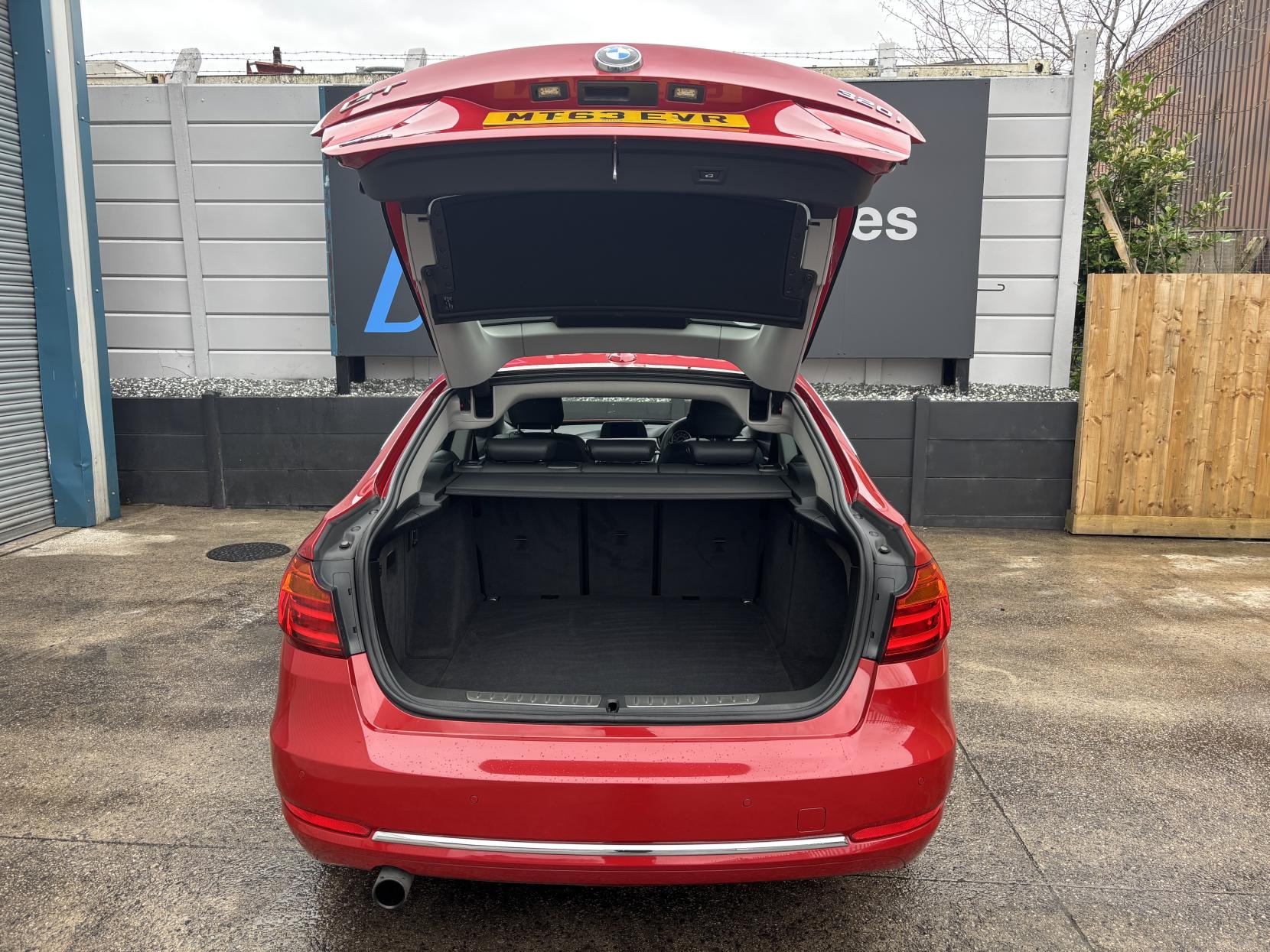 BMW 3 Series Gran Turismo 2.0 320i Luxury GT 5dr Petrol Auto xDrive Euro 6 (s/s) (184 ps)