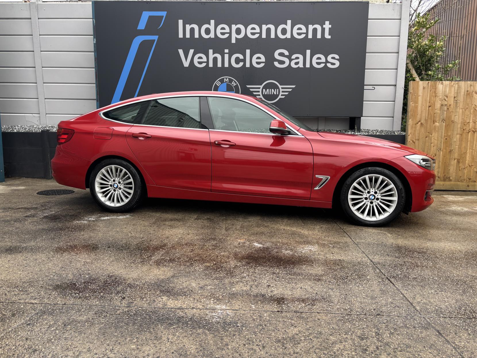 BMW 3 Series Gran Turismo 2.0 320i Luxury GT 5dr Petrol Auto xDrive Euro 6 (s/s) (184 ps)