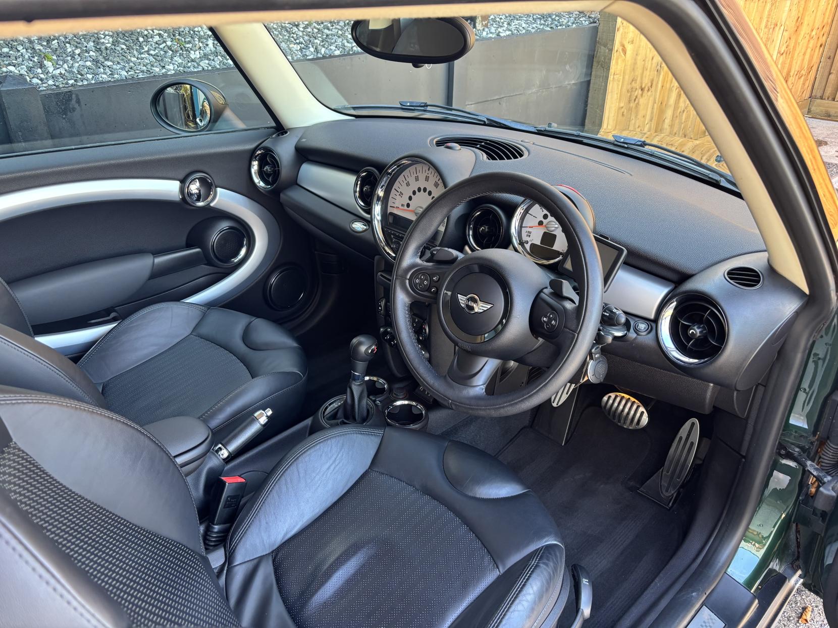 MINI Hatch 1.6 Cooper S Hatchback 3dr Petrol Auto Euro 5 (184 ps)