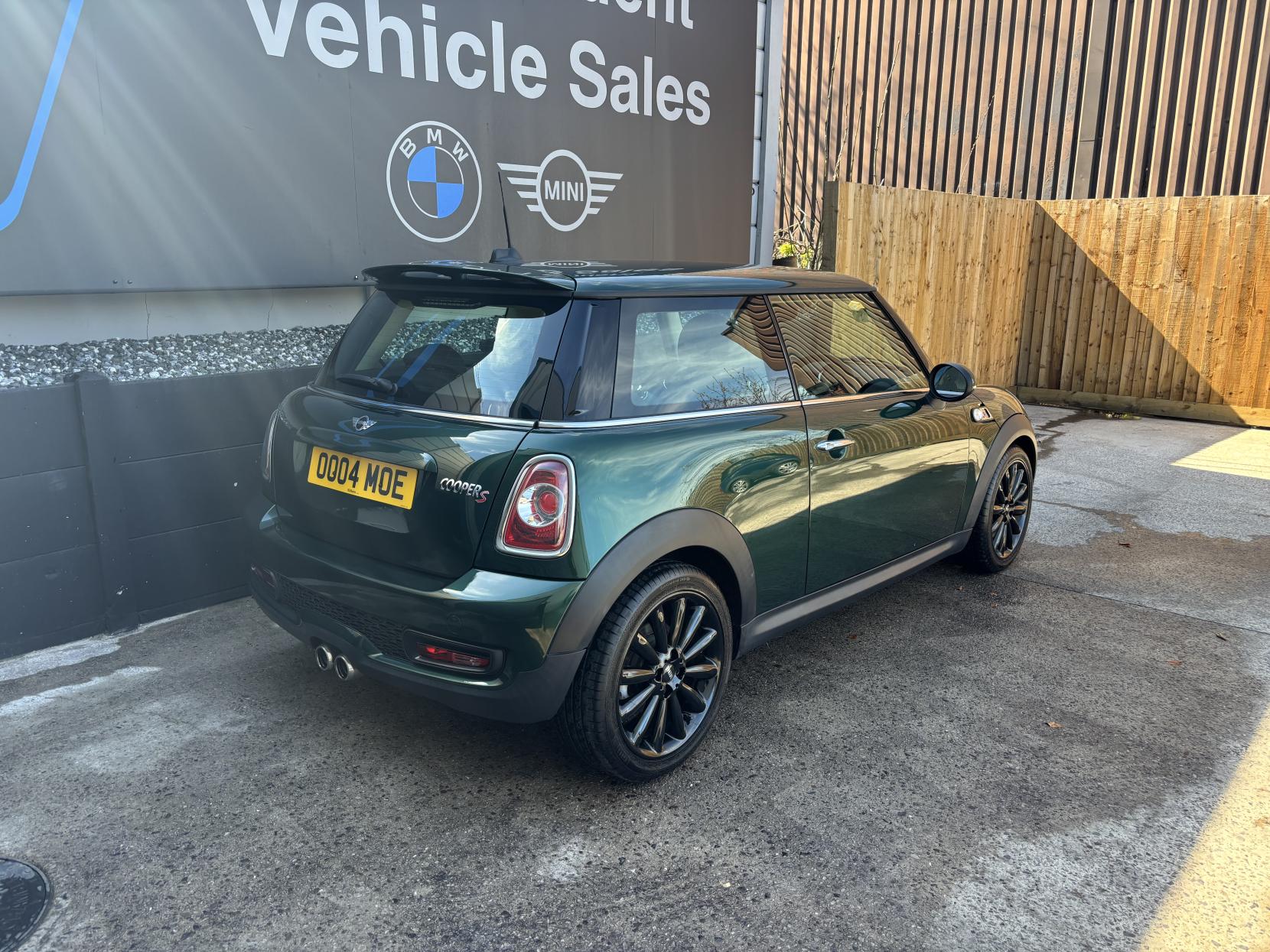 MINI Hatch 1.6 Cooper S Hatchback 3dr Petrol Auto Euro 5 (184 ps)