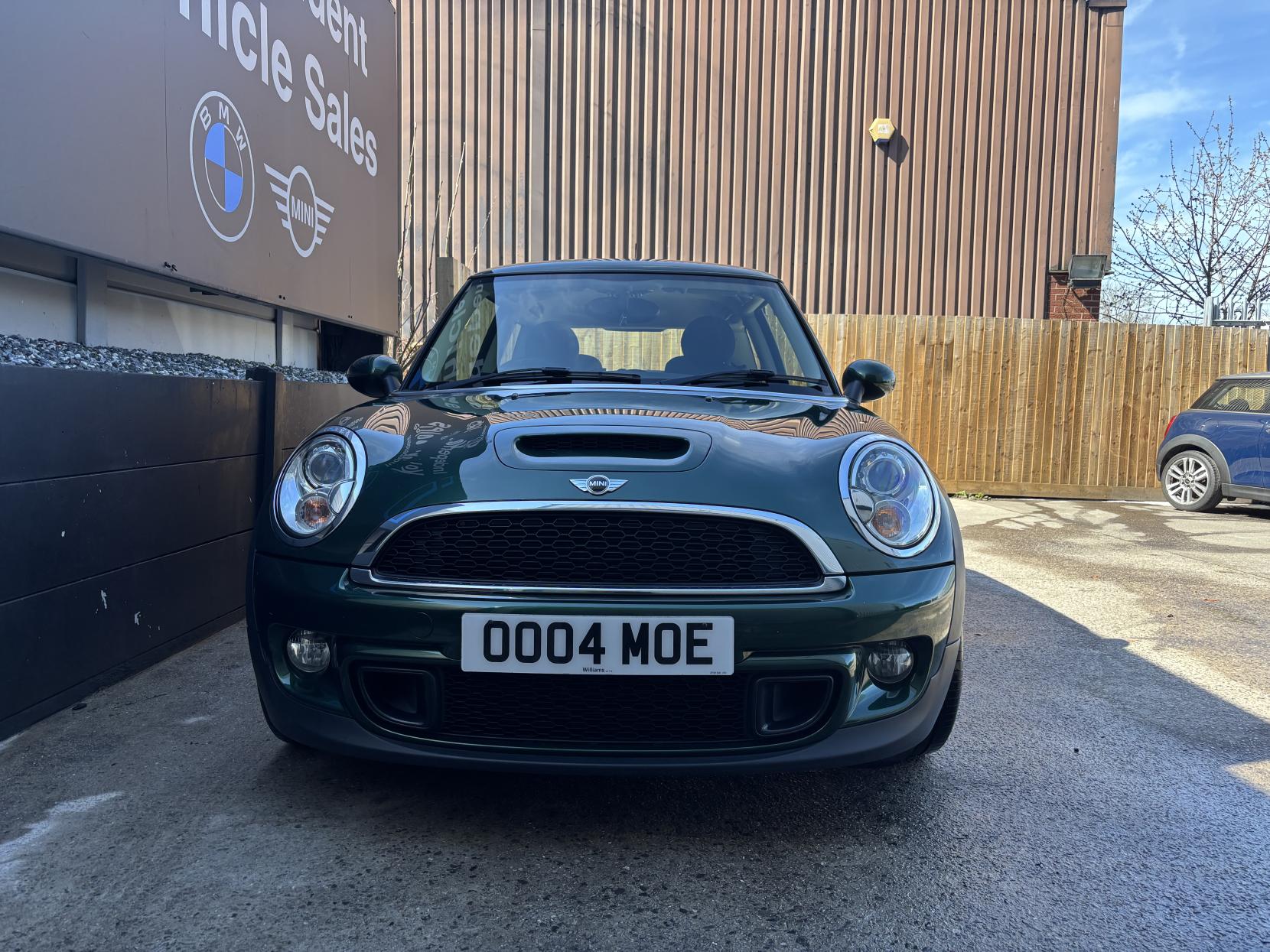 MINI Hatch 1.6 Cooper S Hatchback 3dr Petrol Auto Euro 5 (184 ps)