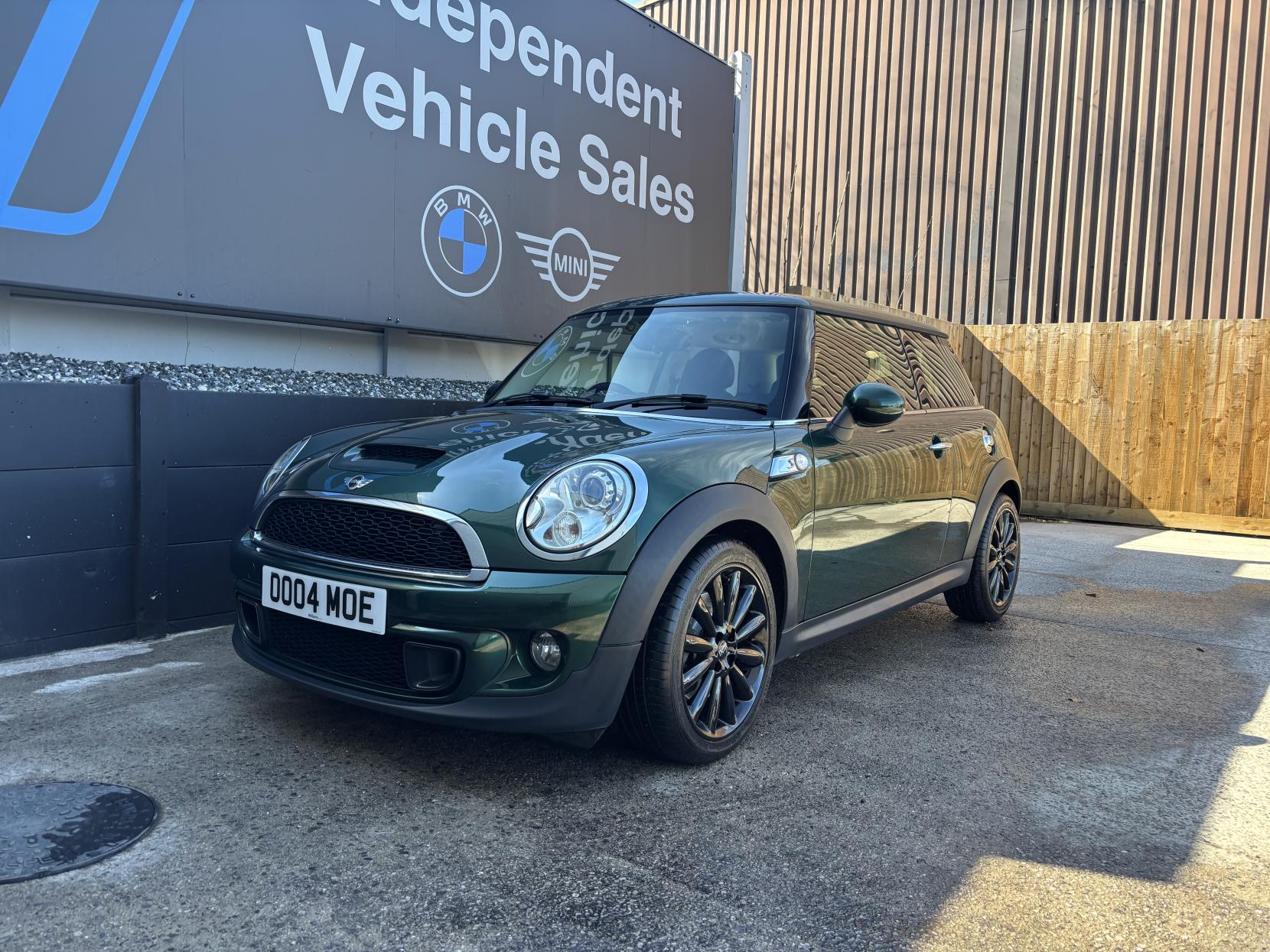 MINI Hatch 1.6 Cooper S Hatchback 3dr Petrol Auto Euro 5 (184 ps)