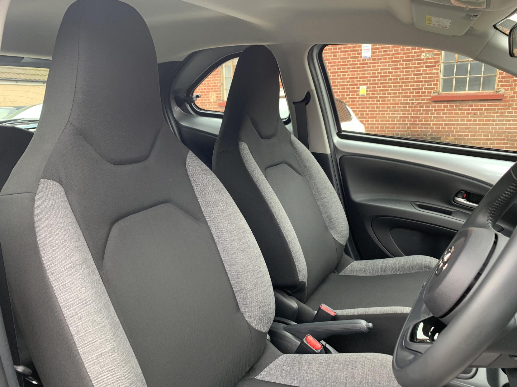 Toyota Aygo X 1.0 VVT-i Pure Hatchback 5dr Petrol Manual Euro 6 (s/s) (72 ps)