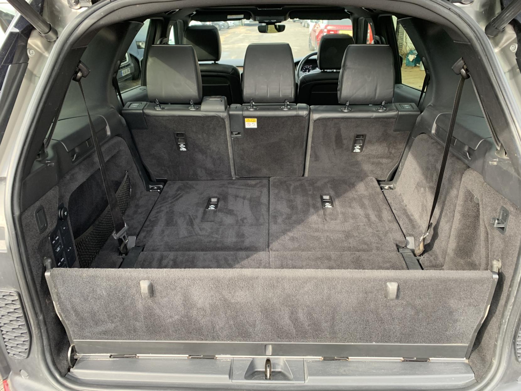 Land Rover Discovery 3.0 SD V6 HSE SUV 5dr Diesel Auto 4WD Euro 6 (s/s) (306 ps)