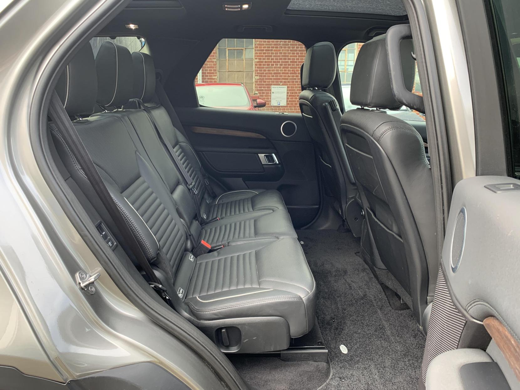 Land Rover Discovery 3.0 SD V6 HSE SUV 5dr Diesel Auto 4WD Euro 6 (s/s) (306 ps)