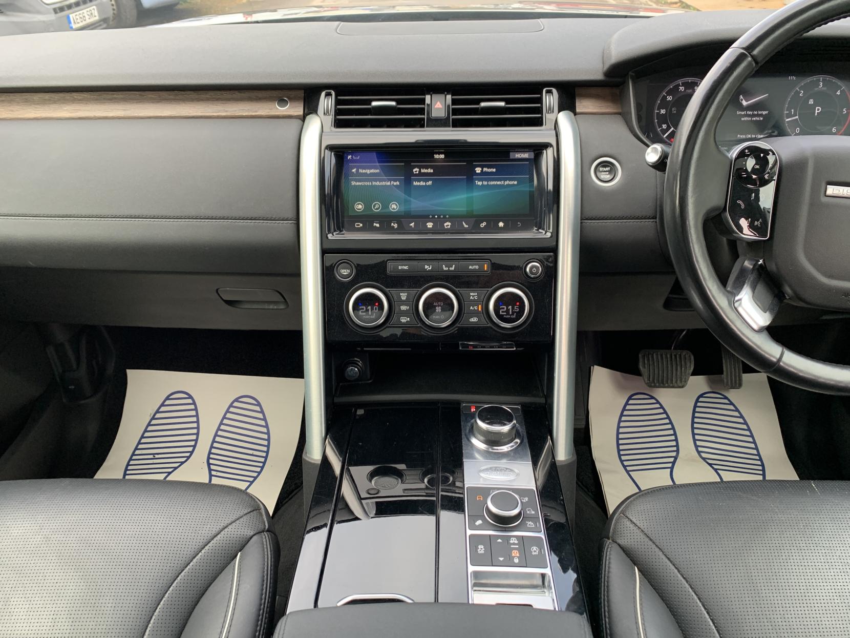 Land Rover Discovery 3.0 SD V6 HSE SUV 5dr Diesel Auto 4WD Euro 6 (s/s) (306 ps)