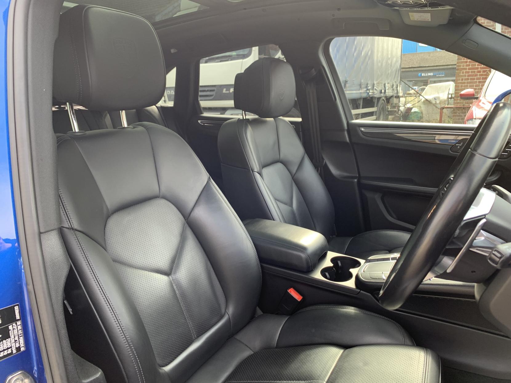 Porsche Macan 3.0T V6 S SUV 5dr Petrol PDK 4WD Euro 6 (s/s) (354 ps)