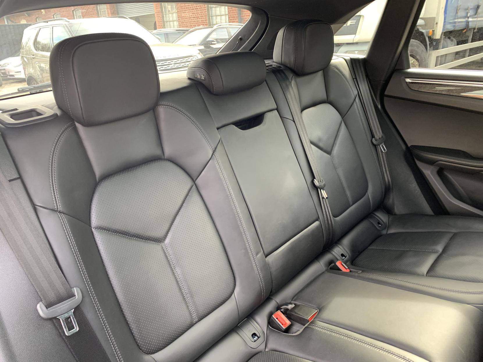 Porsche Macan 3.0T V6 S SUV 5dr Petrol PDK 4WD Euro 6 (s/s) (354 ps)