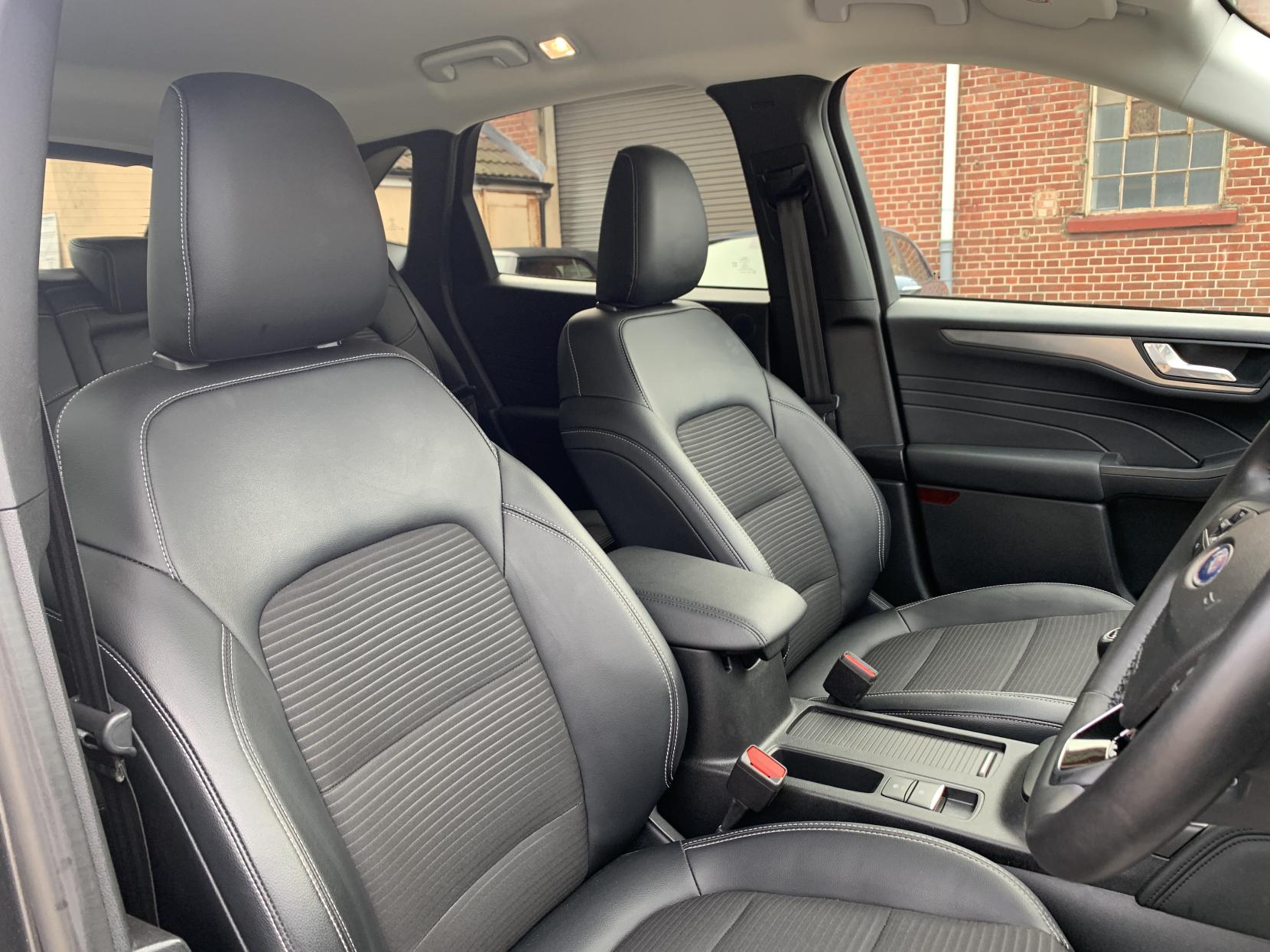 Ford Kuga 1.5T EcoBoost Titanium SUV 5dr Petrol Manual 2WD Euro 6 (s/s) (150 ps)