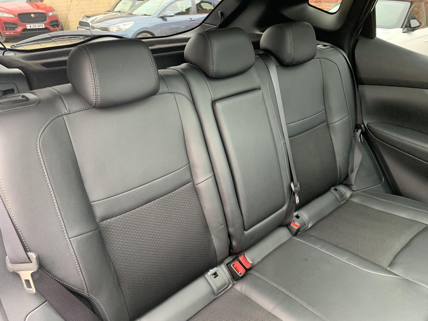 Nissan Qashqai 1.6 dCi Tekna SUV 5dr Diesel XTRON Euro 6 (s/s) (130 ps)