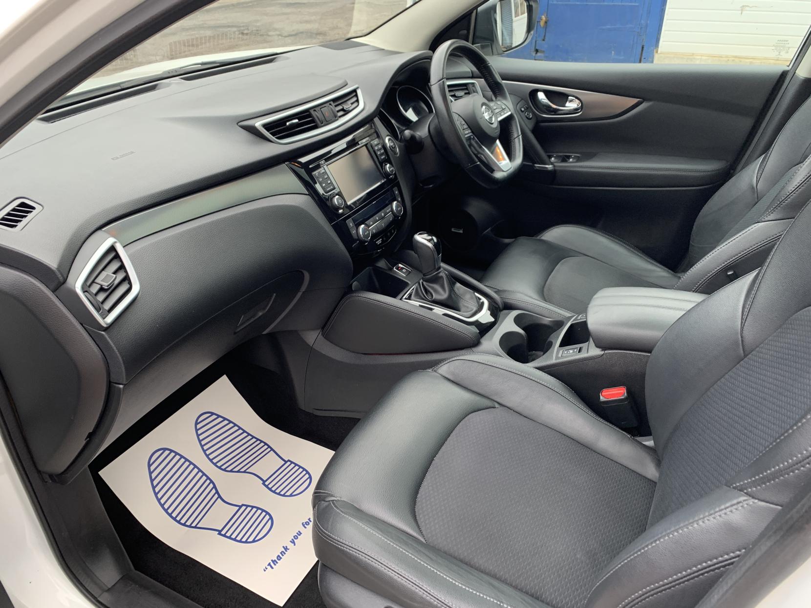 Nissan Qashqai 1.6 dCi Tekna SUV 5dr Diesel XTRON Euro 6 (s/s) (130 ps)