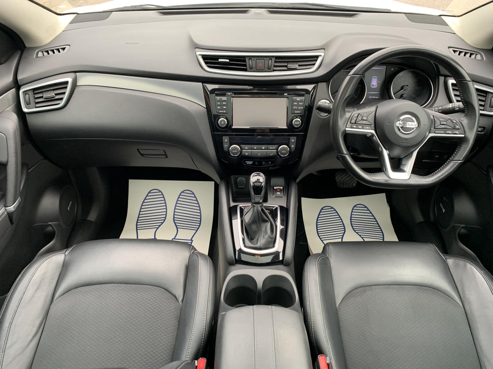 Nissan Qashqai 1.6 dCi Tekna SUV 5dr Diesel XTRON Euro 6 (s/s) (130 ps)