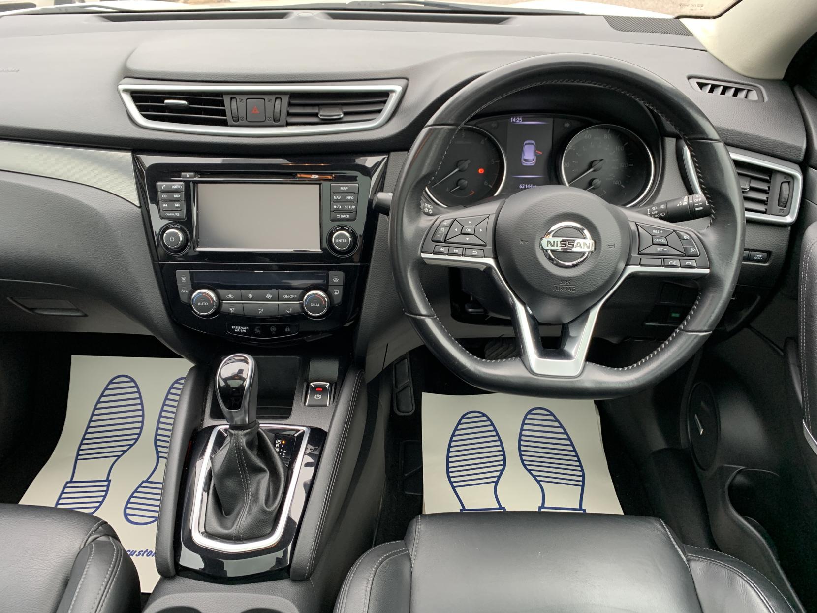 Nissan Qashqai 1.6 dCi Tekna SUV 5dr Diesel XTRON Euro 6 (s/s) (130 ps)