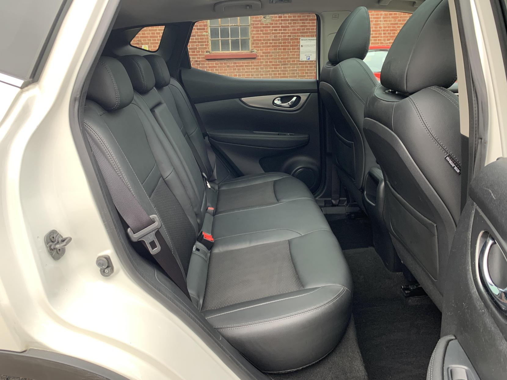 Nissan Qashqai 1.6 dCi Tekna SUV 5dr Diesel XTRON Euro 6 (s/s) (130 ps)