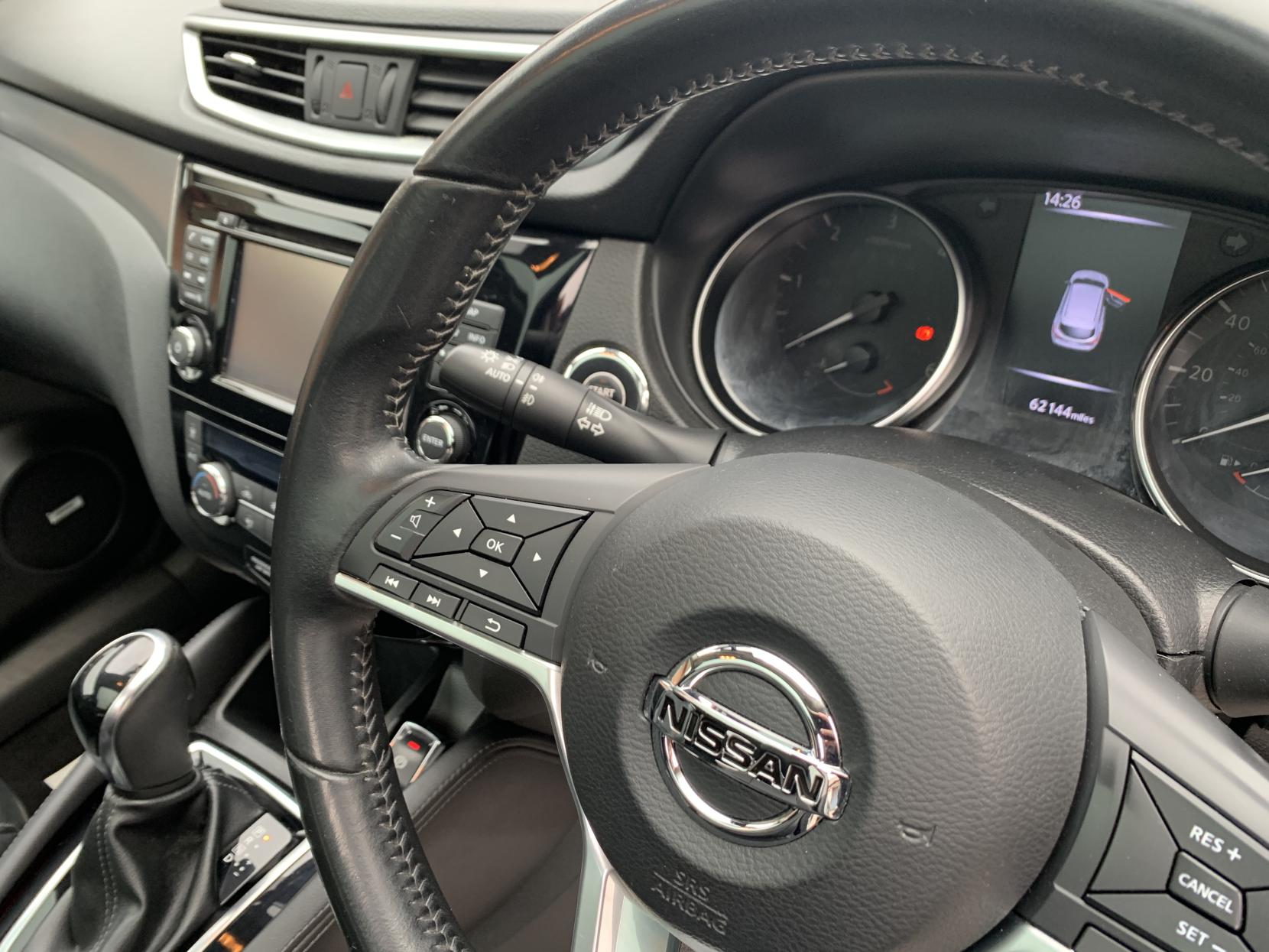 Nissan Qashqai 1.6 dCi Tekna SUV 5dr Diesel XTRON Euro 6 (s/s) (130 ps)