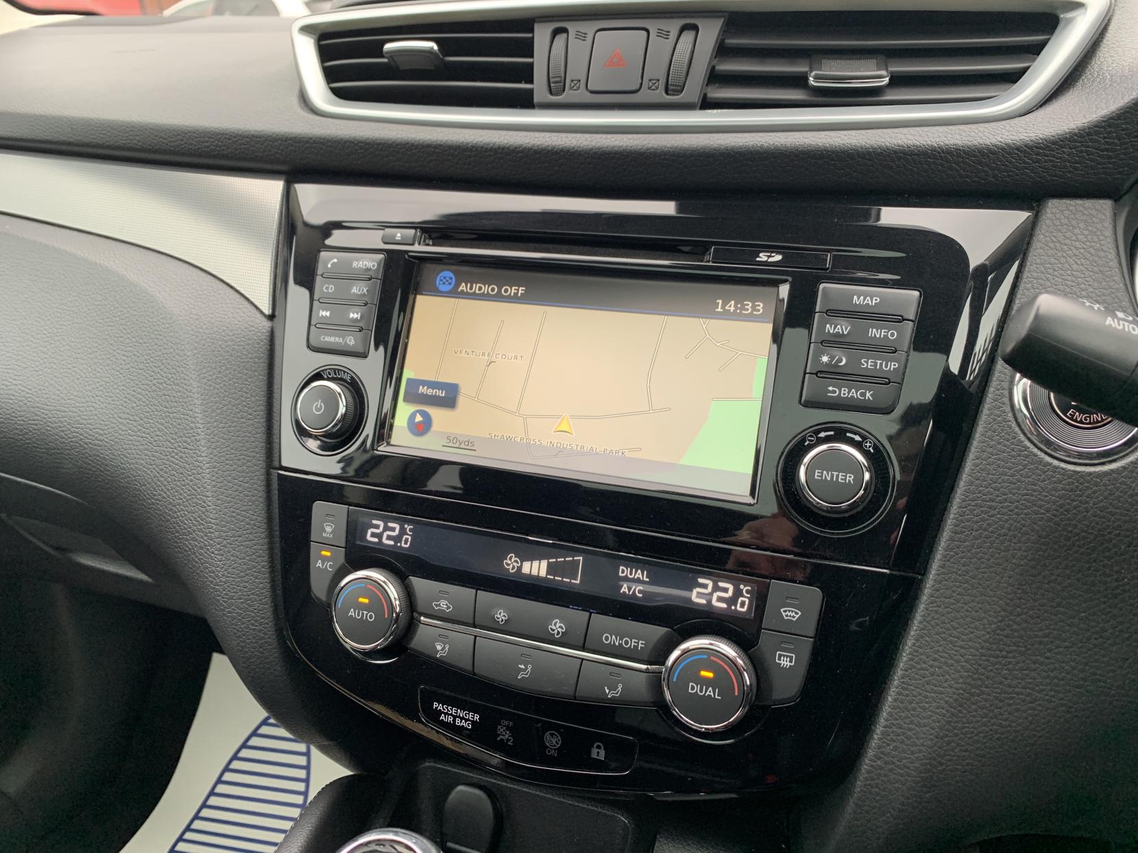 Nissan Qashqai 1.6 dCi Tekna SUV 5dr Diesel XTRON Euro 6 (s/s) (130 ps)