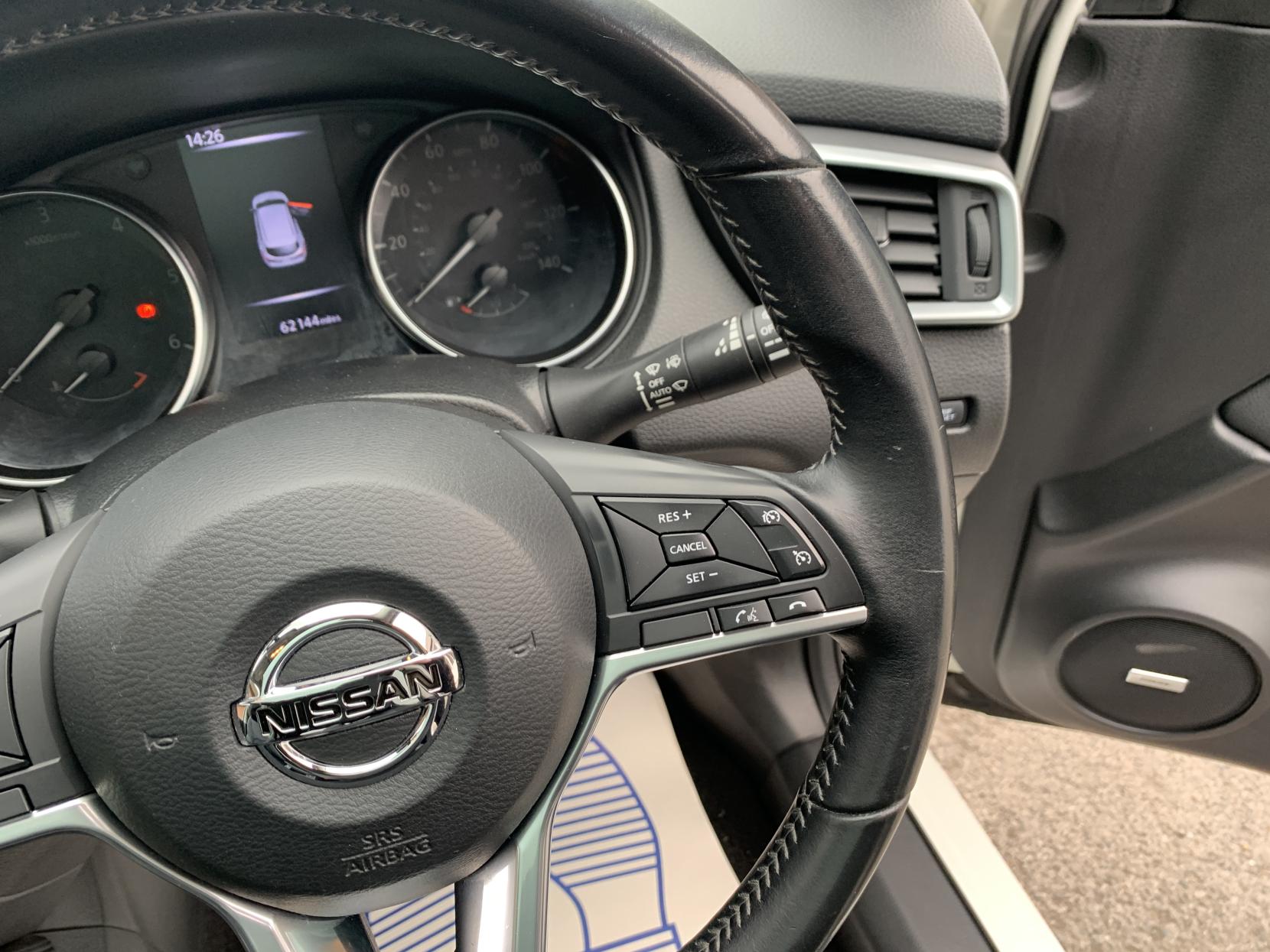 Nissan Qashqai 1.6 dCi Tekna SUV 5dr Diesel XTRON Euro 6 (s/s) (130 ps)