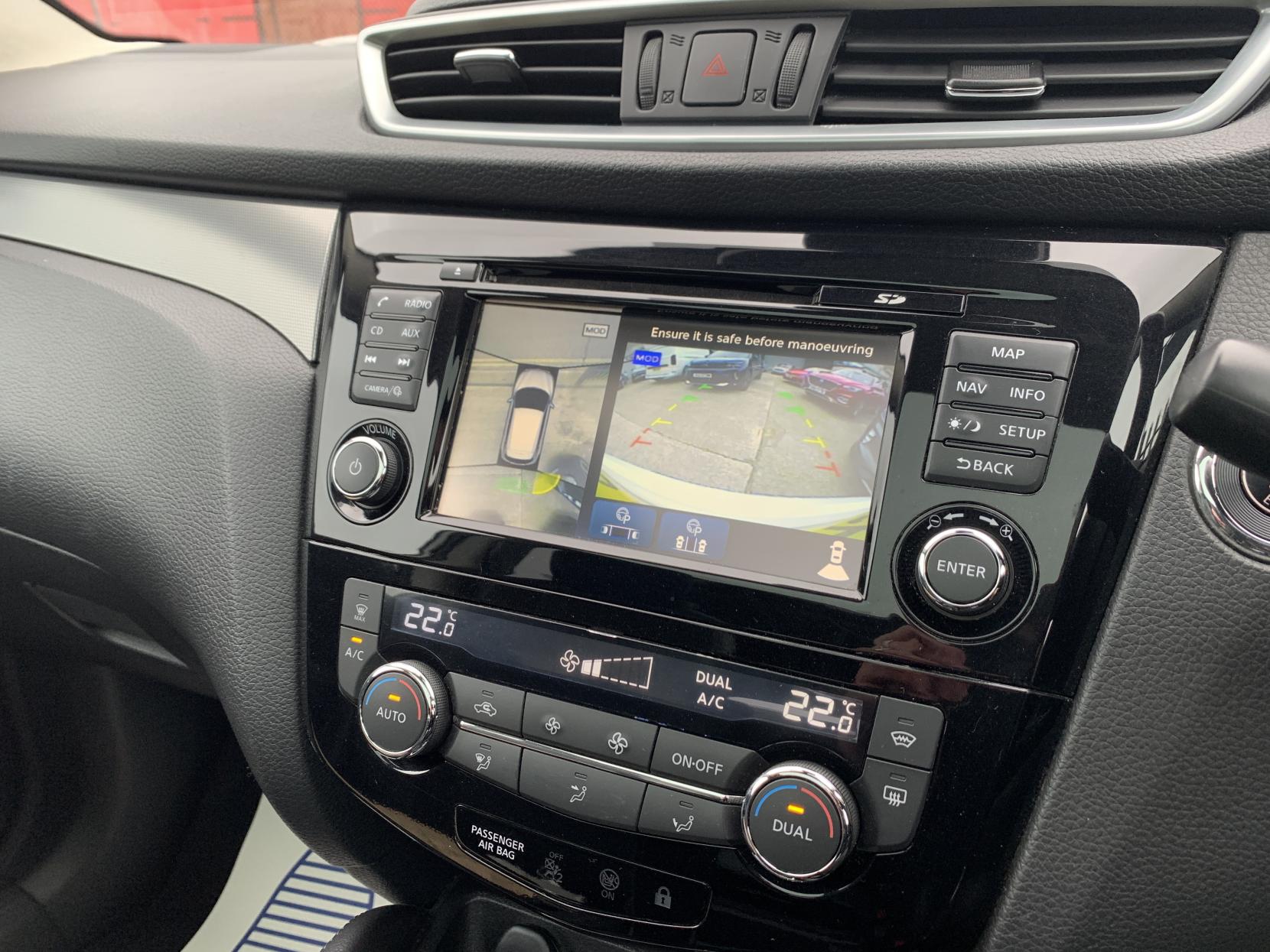 Nissan Qashqai 1.6 dCi Tekna SUV 5dr Diesel XTRON Euro 6 (s/s) (130 ps)