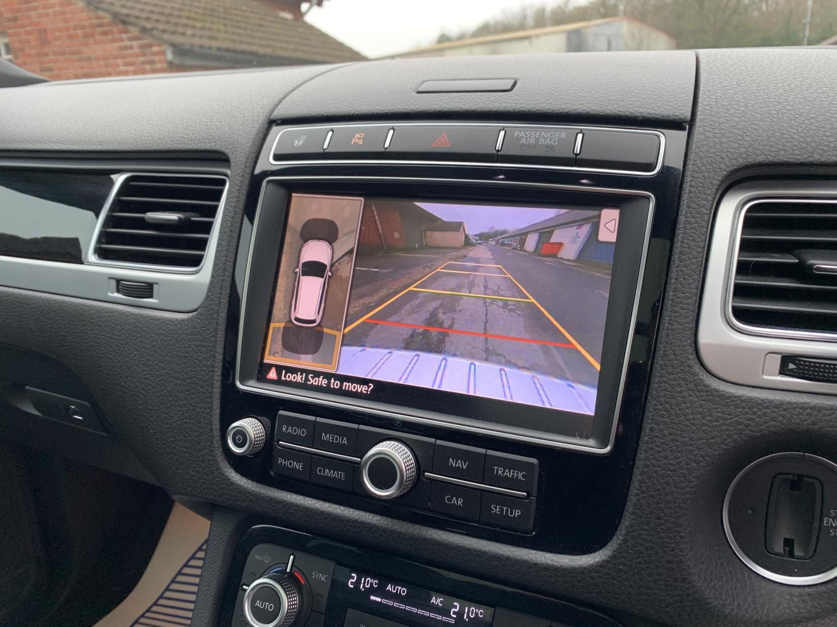 Volkswagen Touareg 3.0 TDI V6 R-Line Plus SUV 5dr Diesel Tiptronic 4WD Euro 6 (s/s) (262 ps)