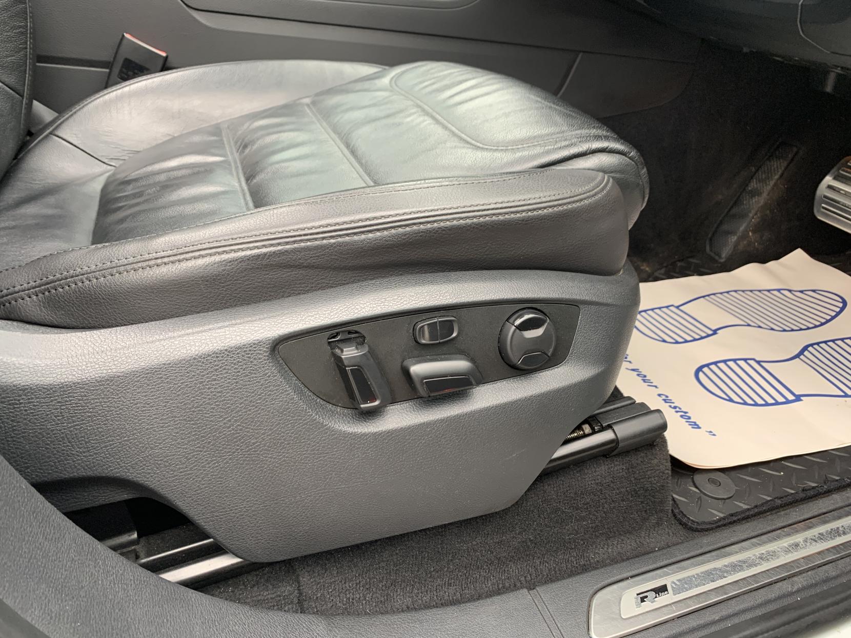 Volkswagen Touareg 3.0 TDI V6 R-Line Plus SUV 5dr Diesel Tiptronic 4WD Euro 6 (s/s) (262 ps)