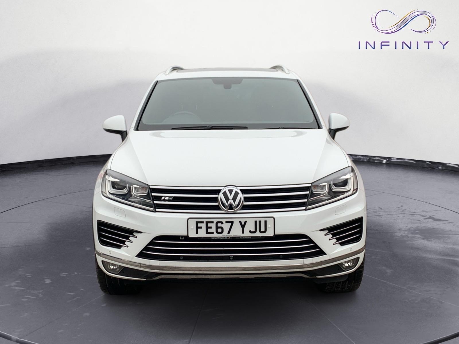 Volkswagen Touareg 3.0 TDI V6 R-Line Plus SUV 5dr Diesel Tiptronic 4WD Euro 6 (s/s) (262 ps)