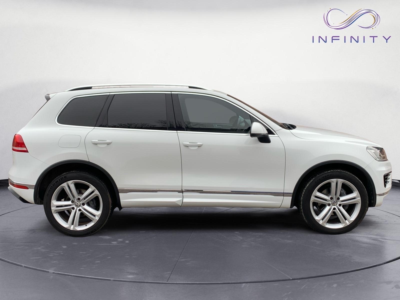 Volkswagen Touareg 3.0 TDI V6 R-Line Plus SUV 5dr Diesel Tiptronic 4WD Euro 6 (s/s) (262 ps)