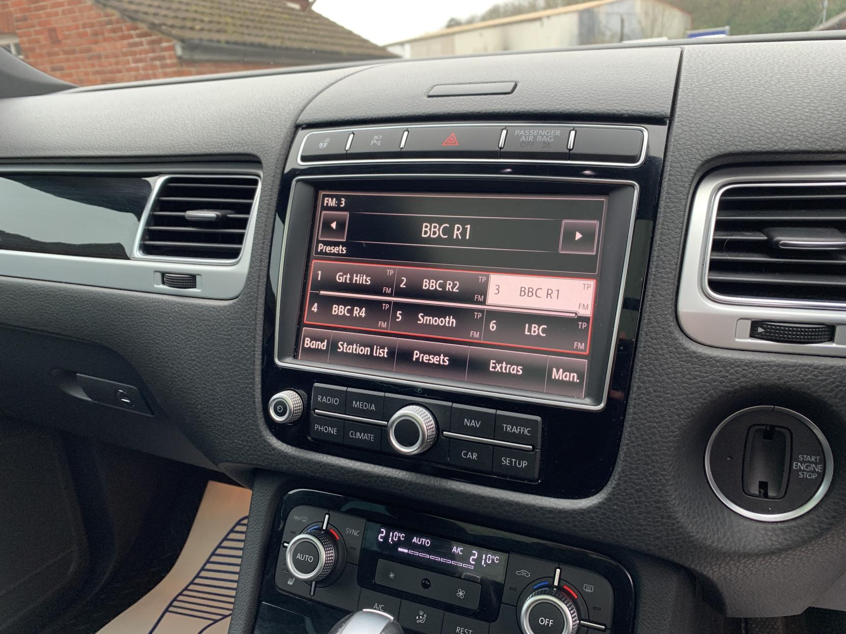 Volkswagen Touareg 3.0 TDI V6 R-Line Plus SUV 5dr Diesel Tiptronic 4WD Euro 6 (s/s) (262 ps)