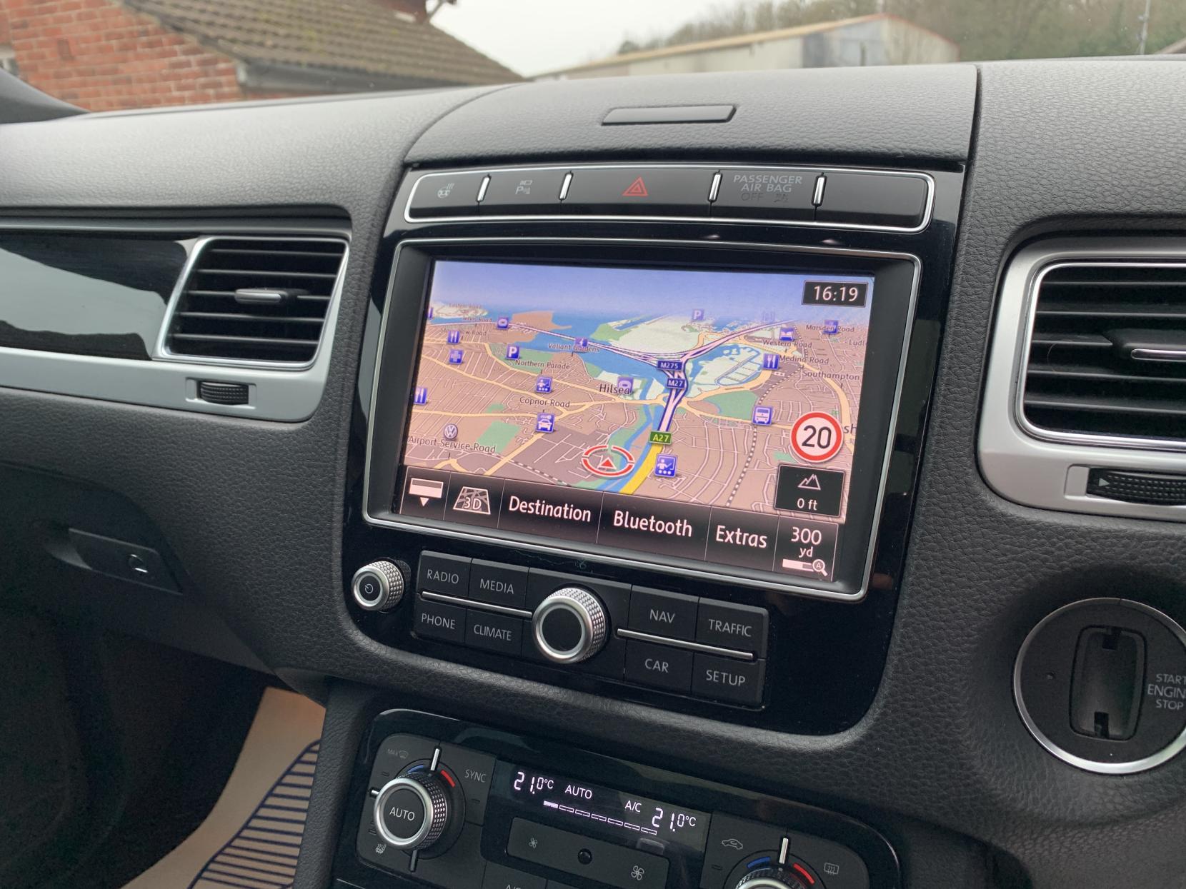 Volkswagen Touareg 3.0 TDI V6 R-Line Plus SUV 5dr Diesel Tiptronic 4WD Euro 6 (s/s) (262 ps)