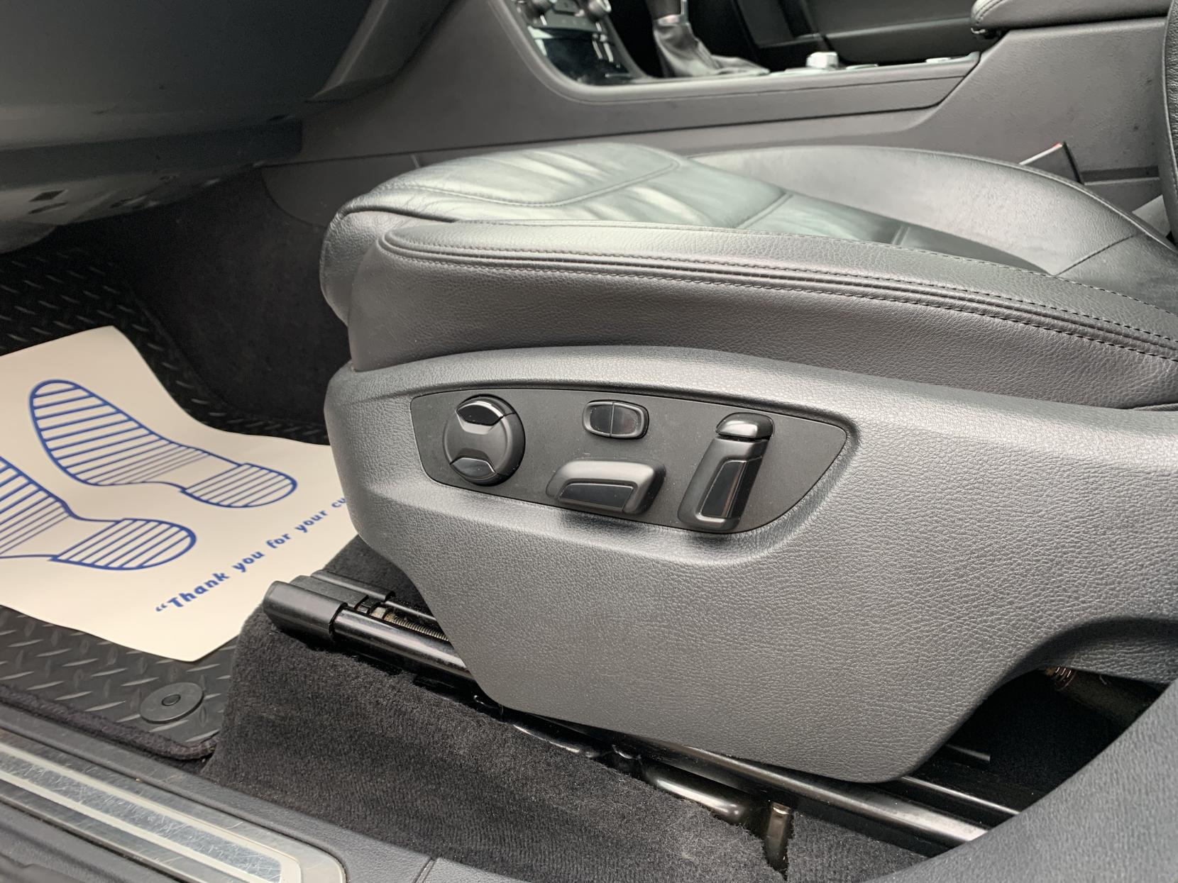 Volkswagen Touareg 3.0 TDI V6 R-Line Plus SUV 5dr Diesel Tiptronic 4WD Euro 6 (s/s) (262 ps)