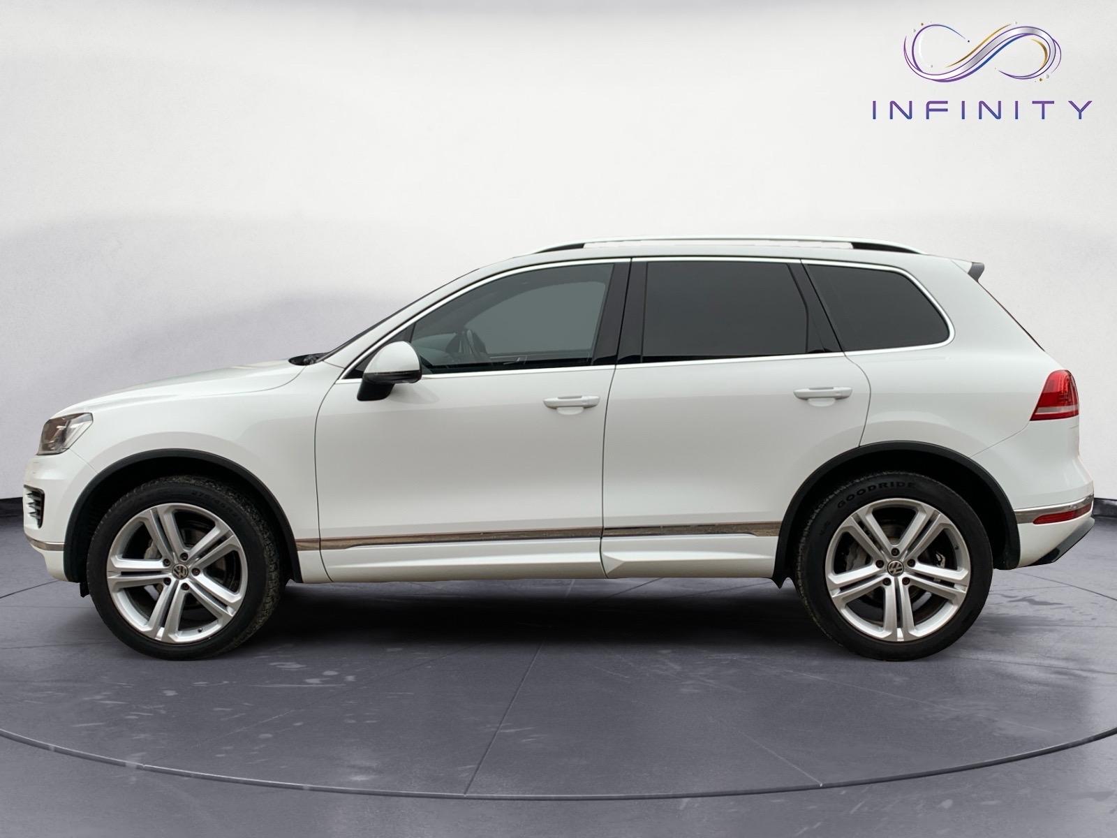 Volkswagen Touareg 3.0 TDI V6 R-Line Plus SUV 5dr Diesel Tiptronic 4WD Euro 6 (s/s) (262 ps)