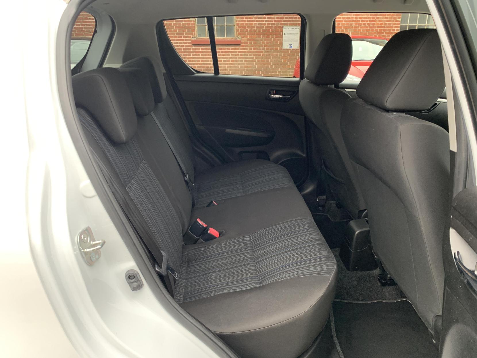 Suzuki Swift 1.2 SZ4 Hatchback 5dr Petrol Auto Euro 5 (94 ps)