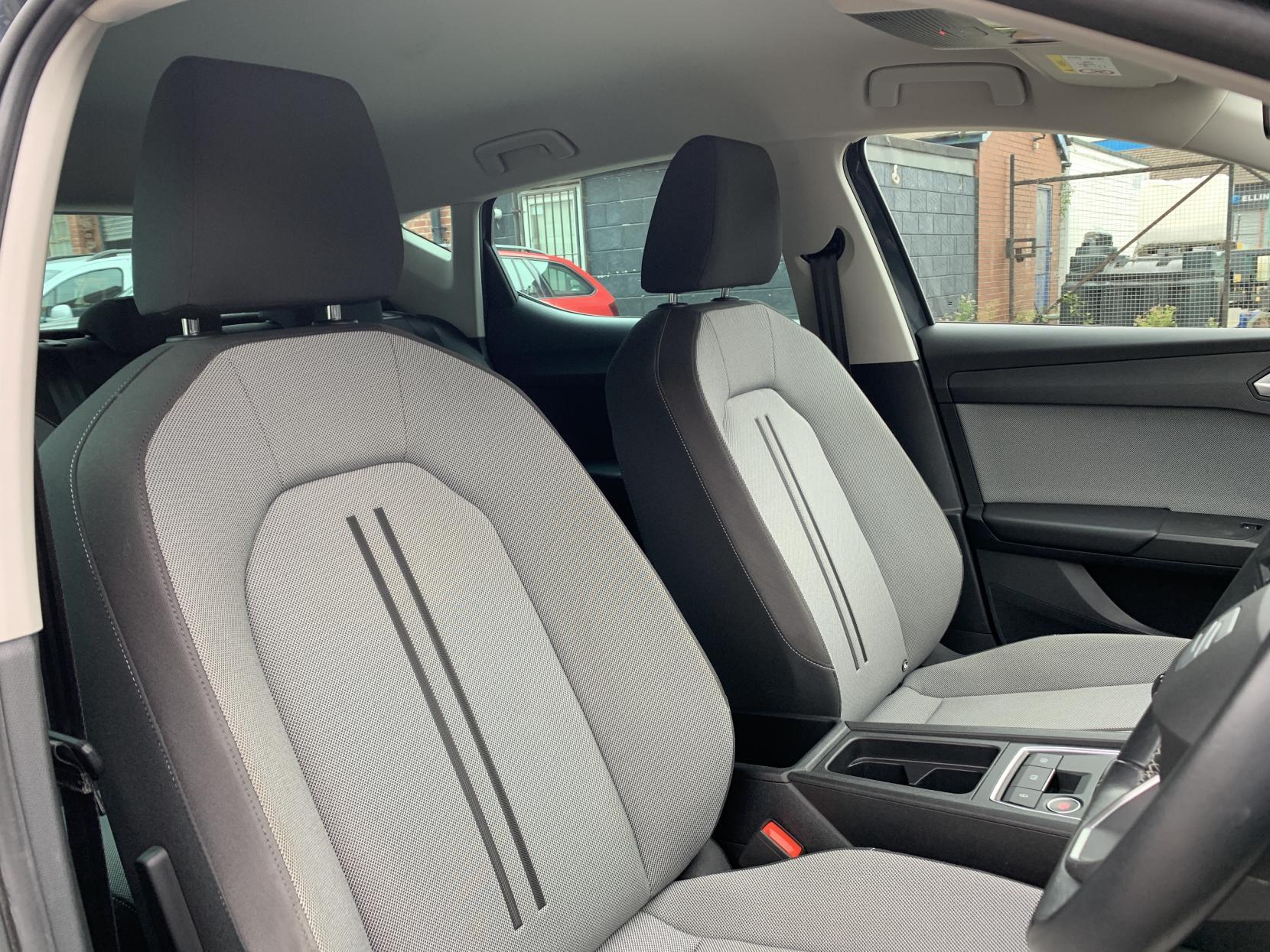 SEAT Leon 1.0 TSI EVO SE Dynamic Hatchback 5dr Petrol Manual Euro 6 (s/s) (110 ps)