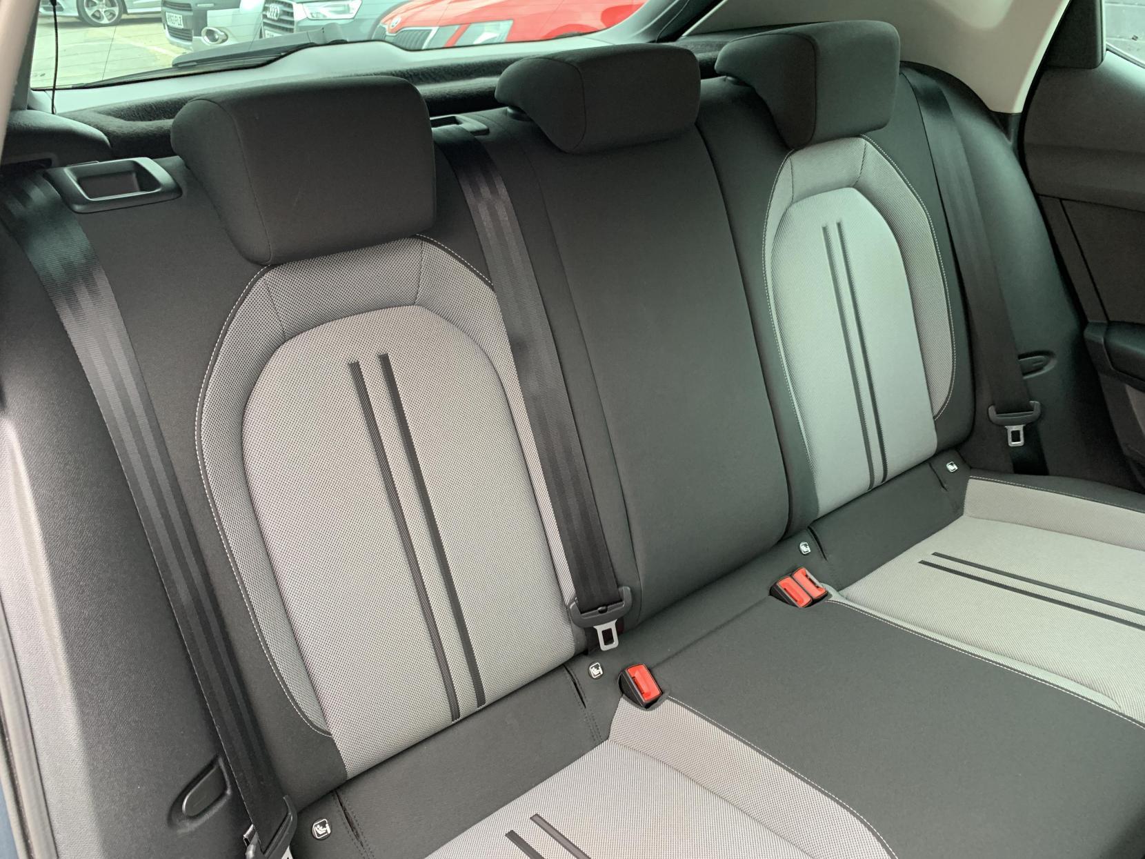 SEAT Leon 1.0 TSI EVO SE Dynamic Hatchback 5dr Petrol Manual Euro 6 (s/s) (110 ps)