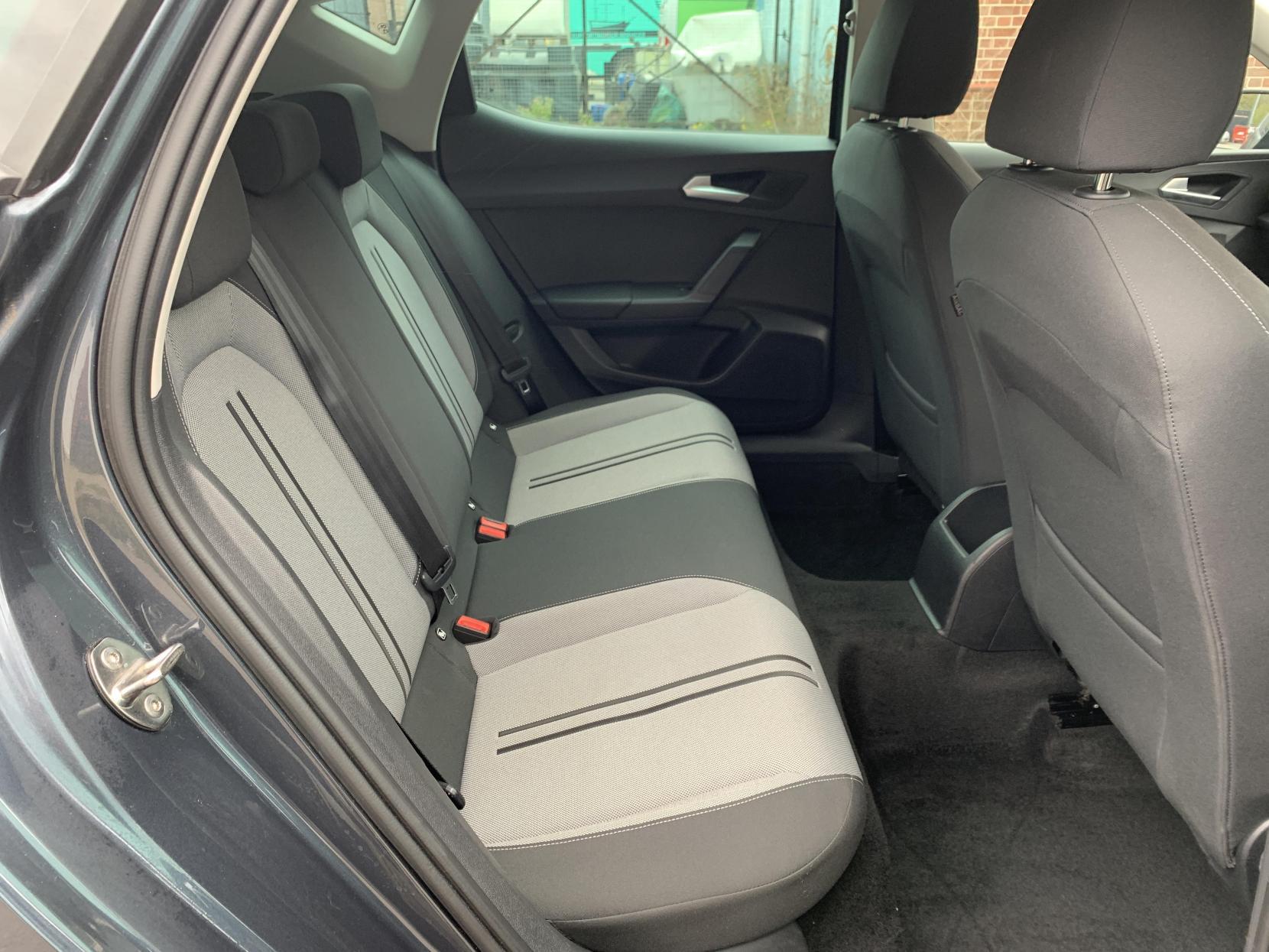 SEAT Leon 1.0 TSI EVO SE Dynamic Hatchback 5dr Petrol Manual Euro 6 (s/s) (110 ps)