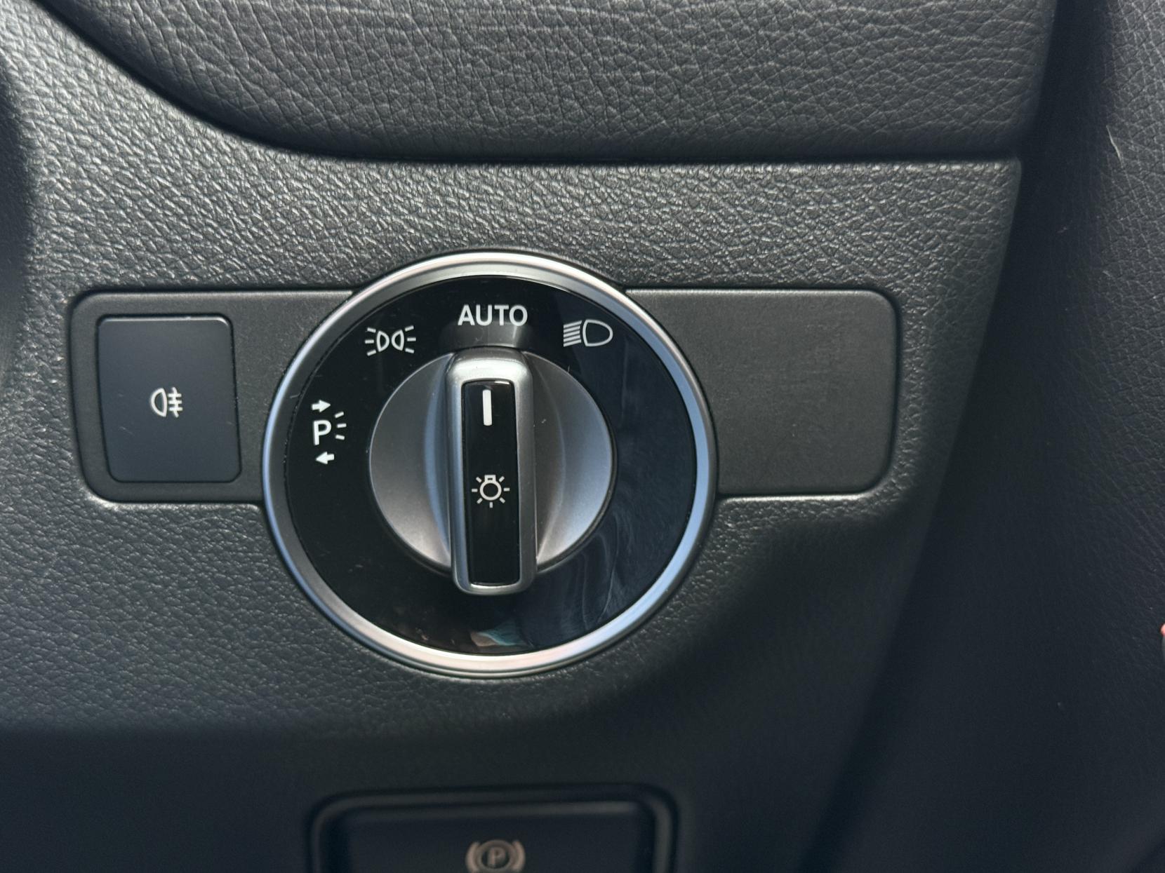 Mercedes-Benz CLA 2.1 CLA220d AMG Line Shooting Brake 5dr Diesel 7G-DCT Euro 6 (s/s) (177 ps)