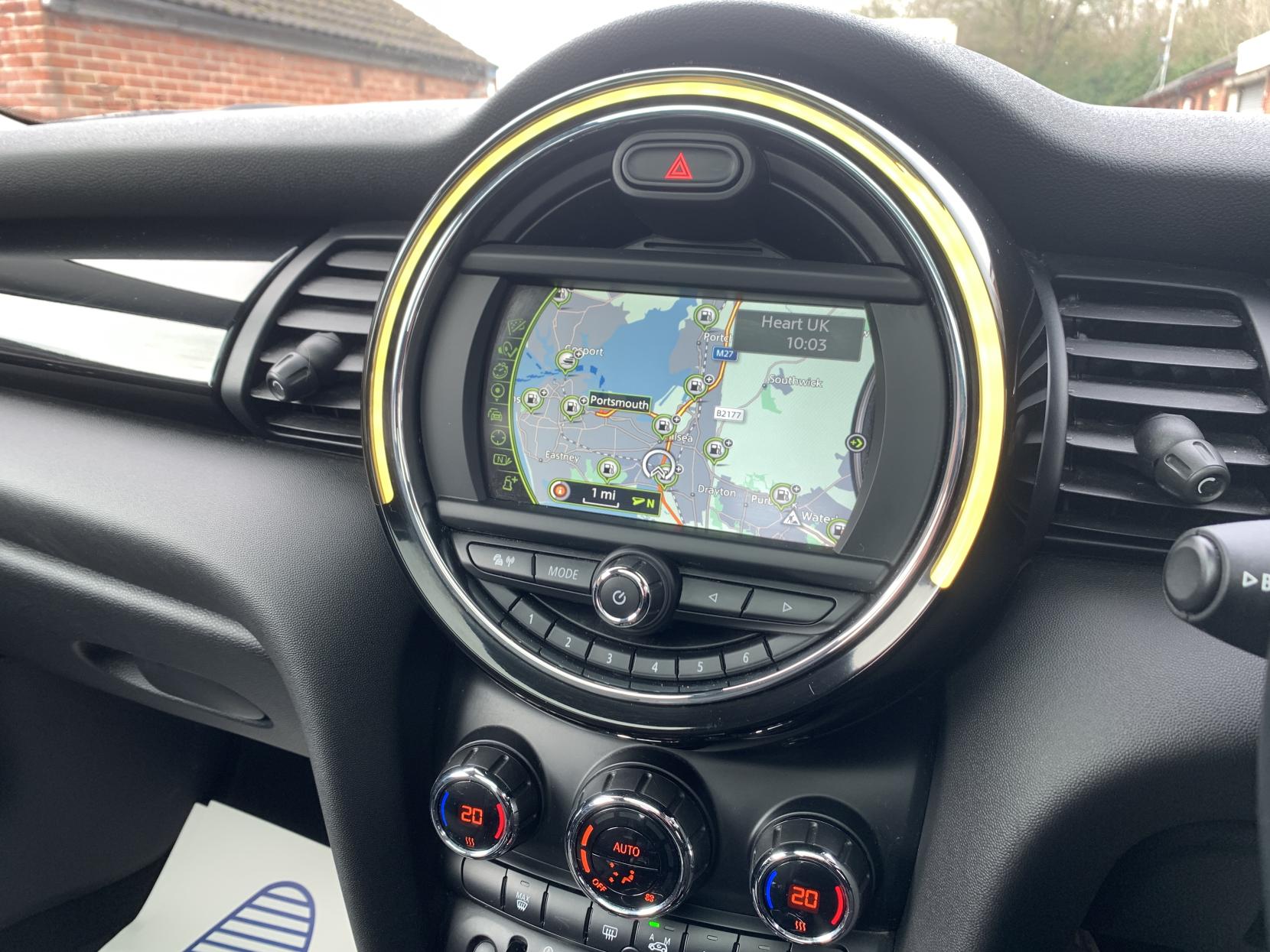 MINI Hatch 2.0 Cooper S Hatchback 3dr Petrol Auto Euro 6 (s/s) (192 ps)