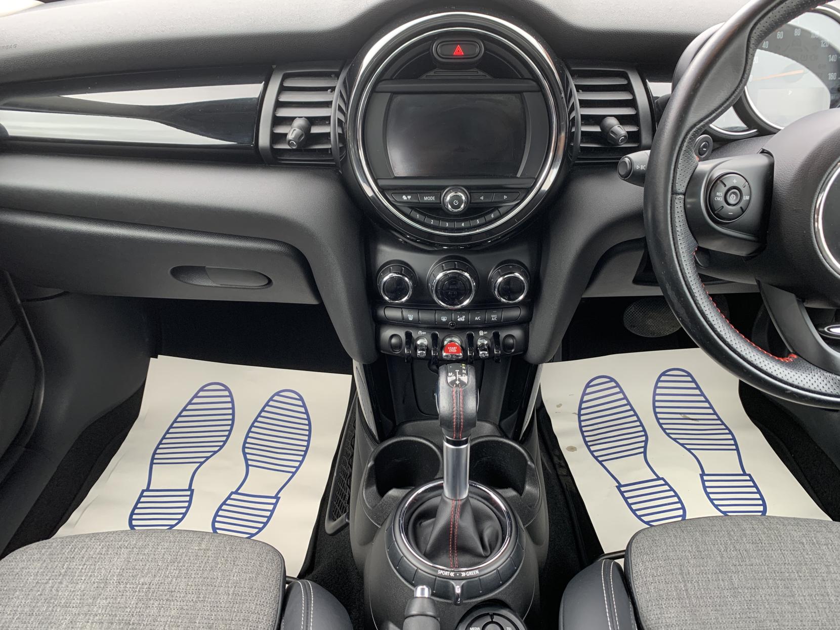 MINI Hatch 2.0 Cooper S Hatchback 3dr Petrol Auto Euro 6 (s/s) (192 ps)