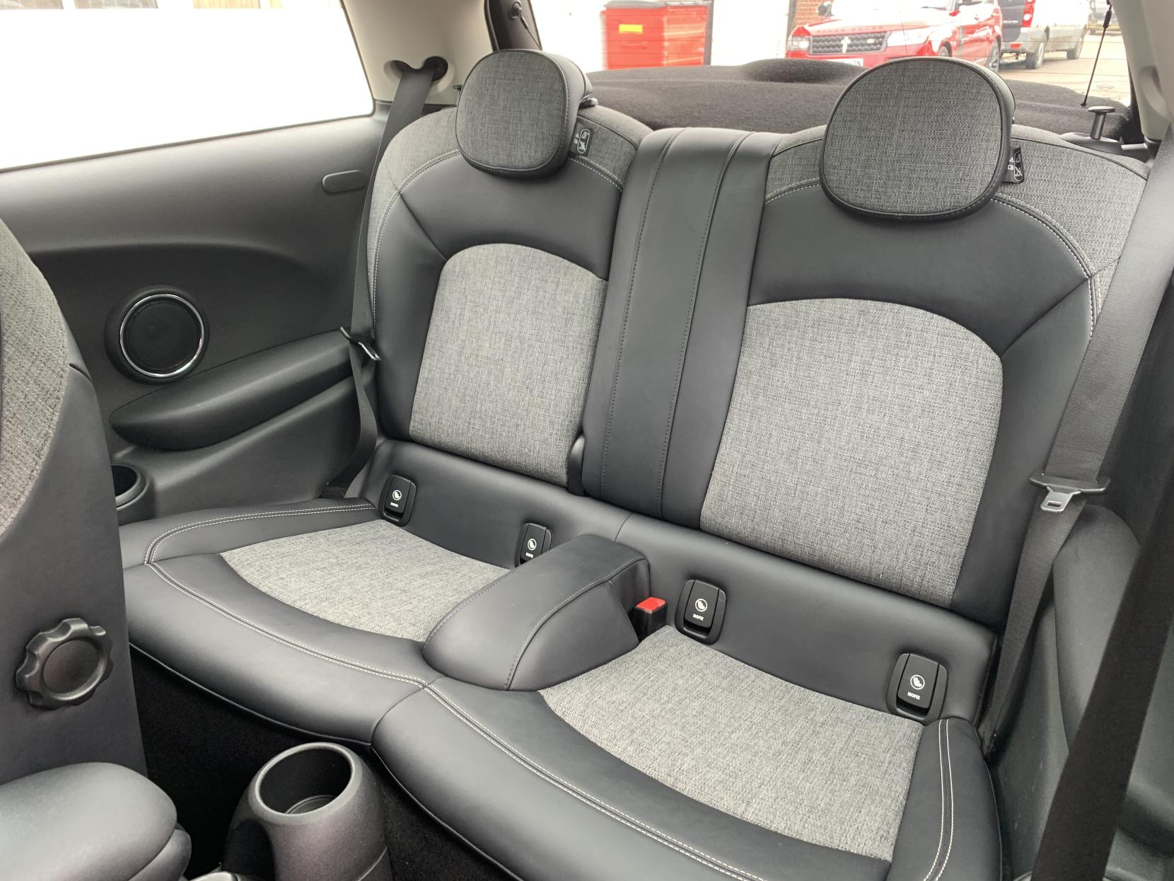 MINI Hatch 2.0 Cooper S Hatchback 3dr Petrol Auto Euro 6 (s/s) (192 ps)