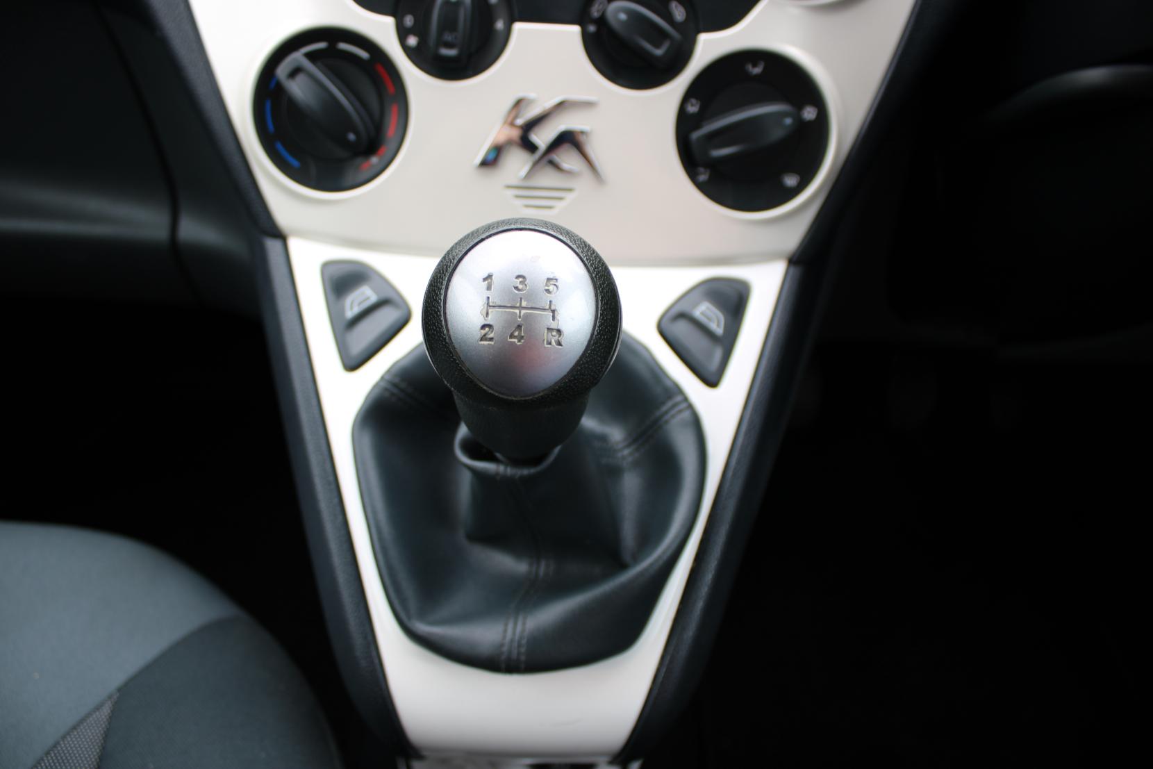 Ford Ka 1.2 Zetec Hatchback 3dr Petrol Manual Euro 5 (s/s) (69 ps)