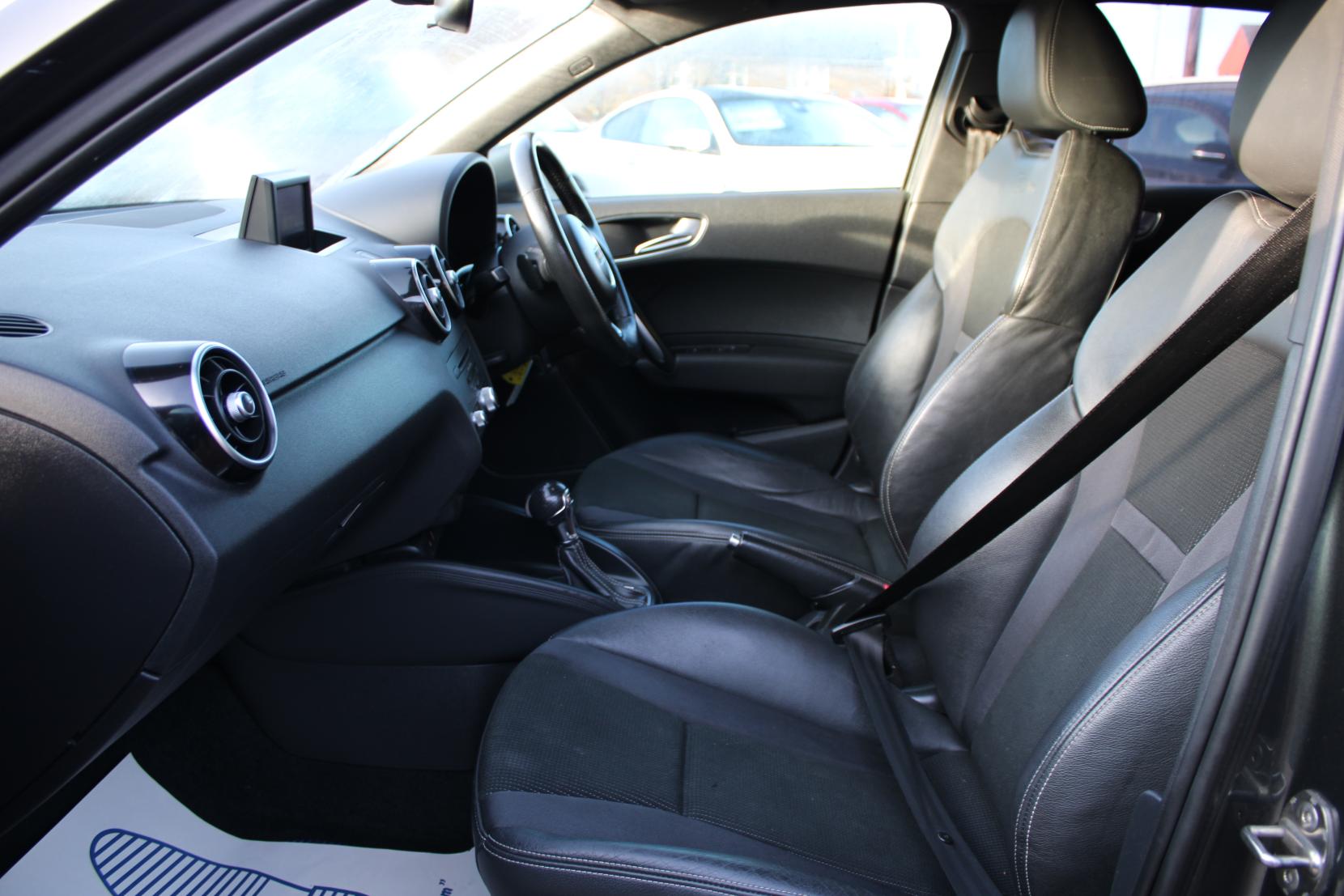 Audi A1 1.4 TFSI CoD S line Sportback 5dr Petrol S Tronic Euro 5 (s/s) (140 ps)