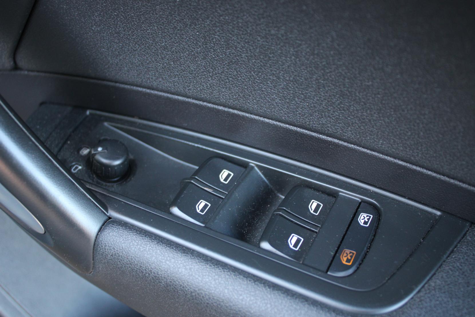 Audi A1 1.4 TFSI CoD S line Sportback 5dr Petrol S Tronic Euro 5 (s/s) (140 ps)